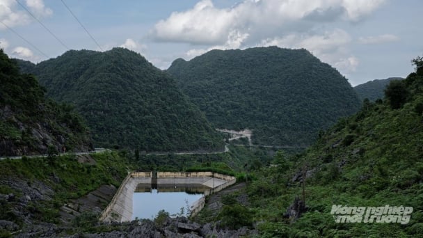 Sky-high reservoirs on rocky plateau: [2] Quenching the thirst in Can Chu Phin